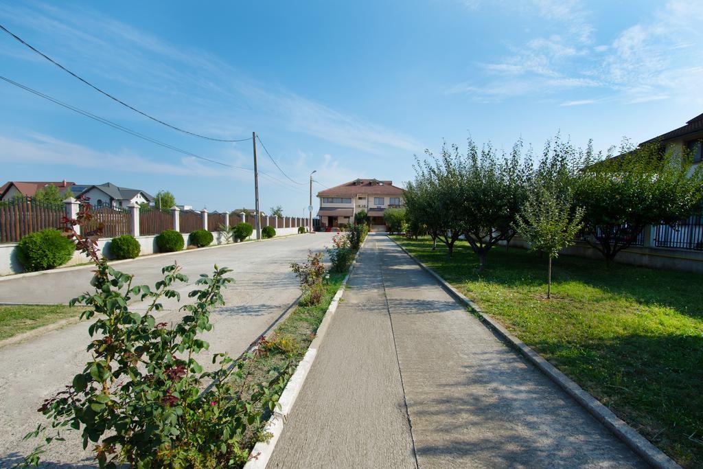 Hotel Tudor Ploieşti Exteriér fotografie