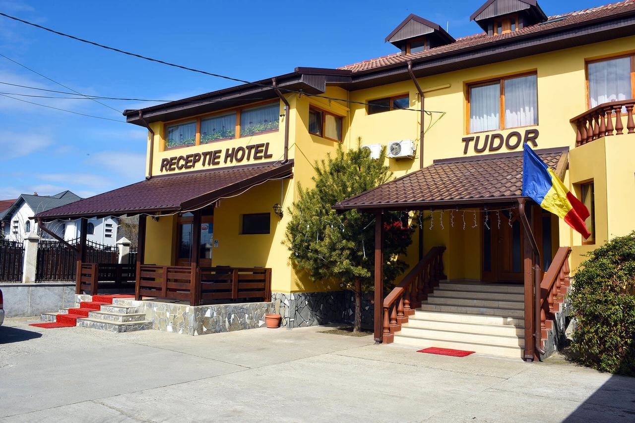 Hotel Tudor Ploieşti Exteriér fotografie